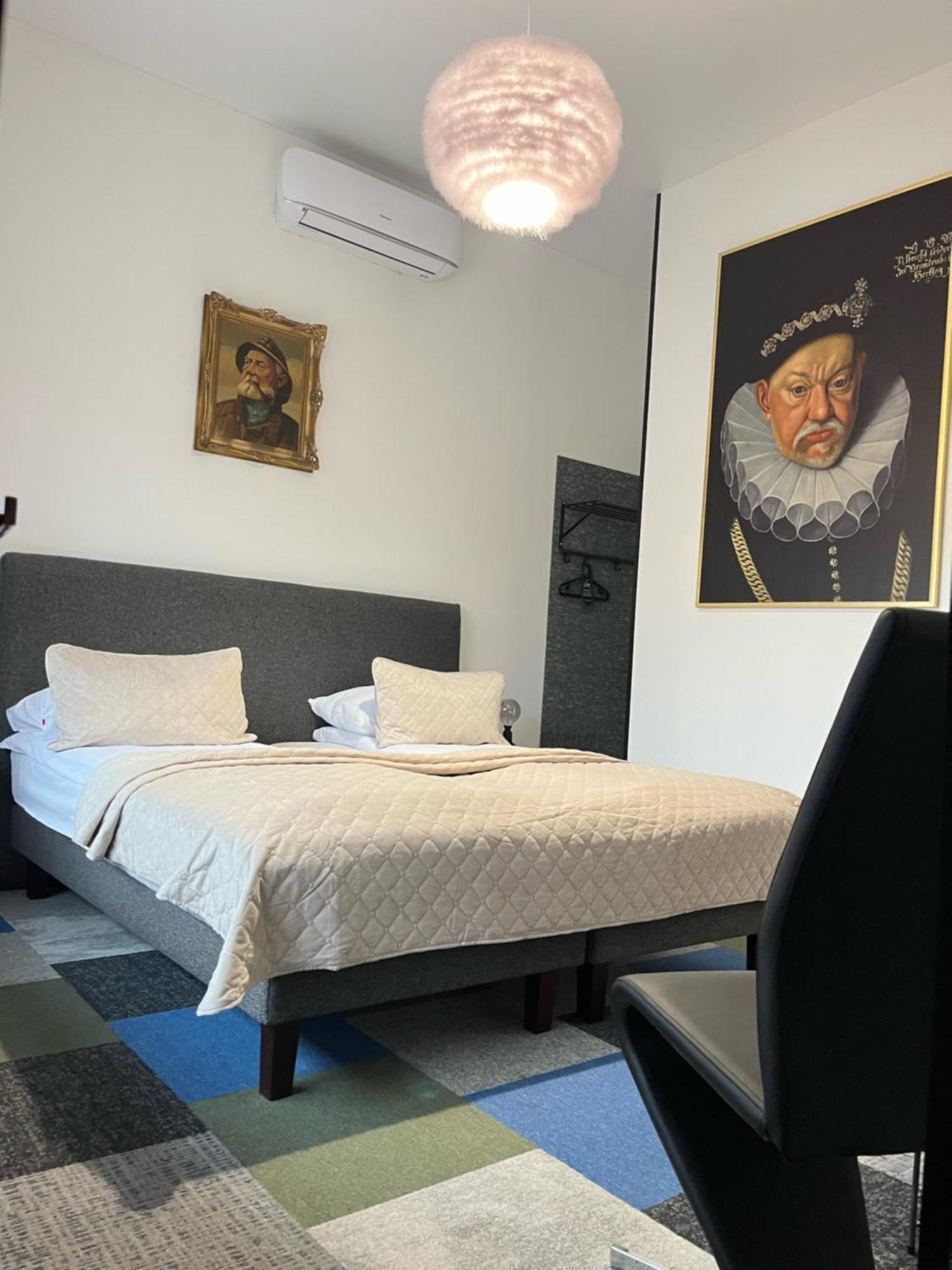 Broken Bed Hootel Каунас Екстер'єр фото